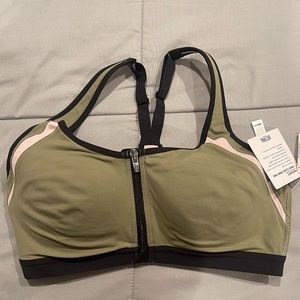 BNWT Victoria’s Secret Sports Bra